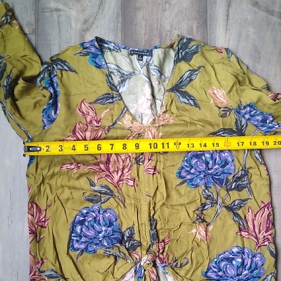 Floral Ruffle Sleeve Tie-Front Top - Picture 7 of 7